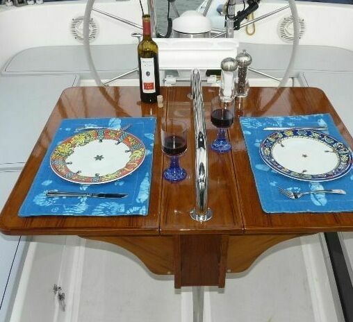 стол для яхты